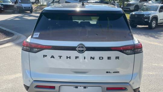 2024 Nissan Pathfinder sl