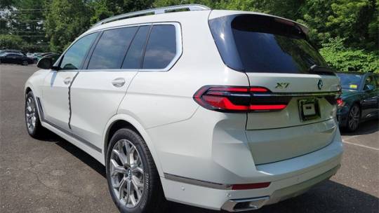 2025 BMW X7