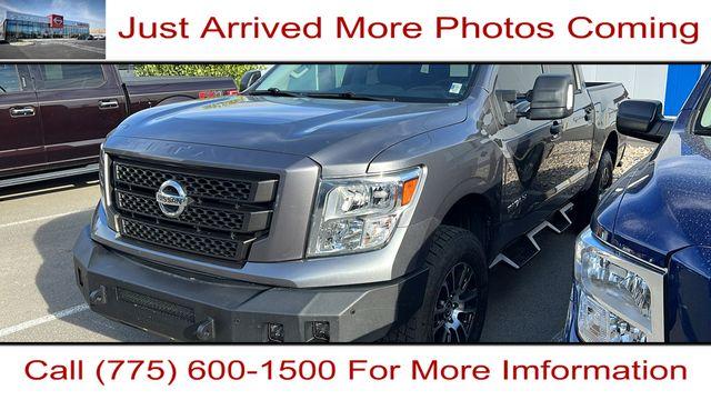 2022 nissan titan sv
