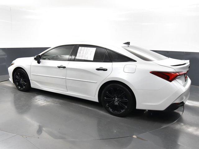 2022 toyota avalon hybrid xse nightshade