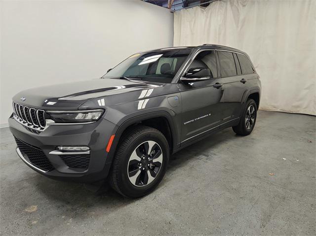 2022 jeep grand cherokee 4xe base