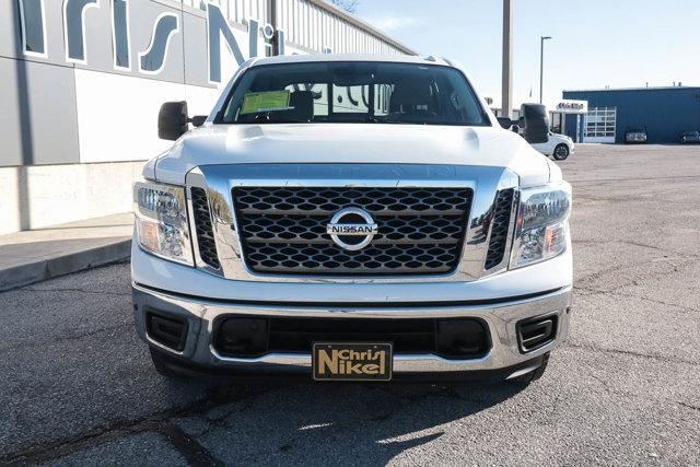 2018 nissan titan sv