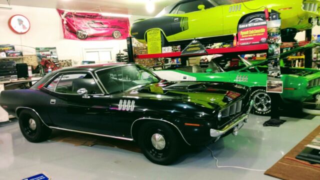 1971 cuda black 440-6pac, 4spd, #s match, buildsheet, orig fender tag, shaker