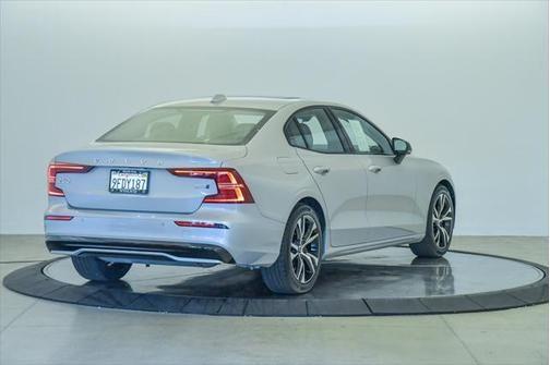 2023 volvo s60