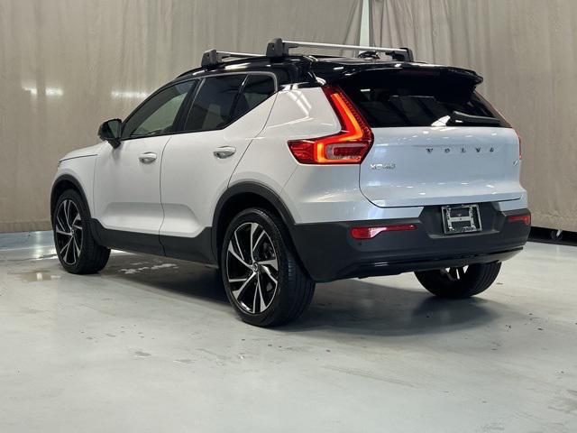 2022 volvo xc40 t4 r-design