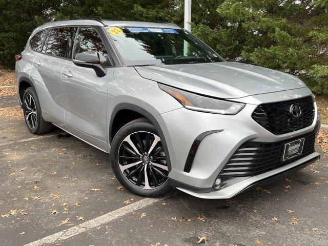 2022 toyota highlander xse
