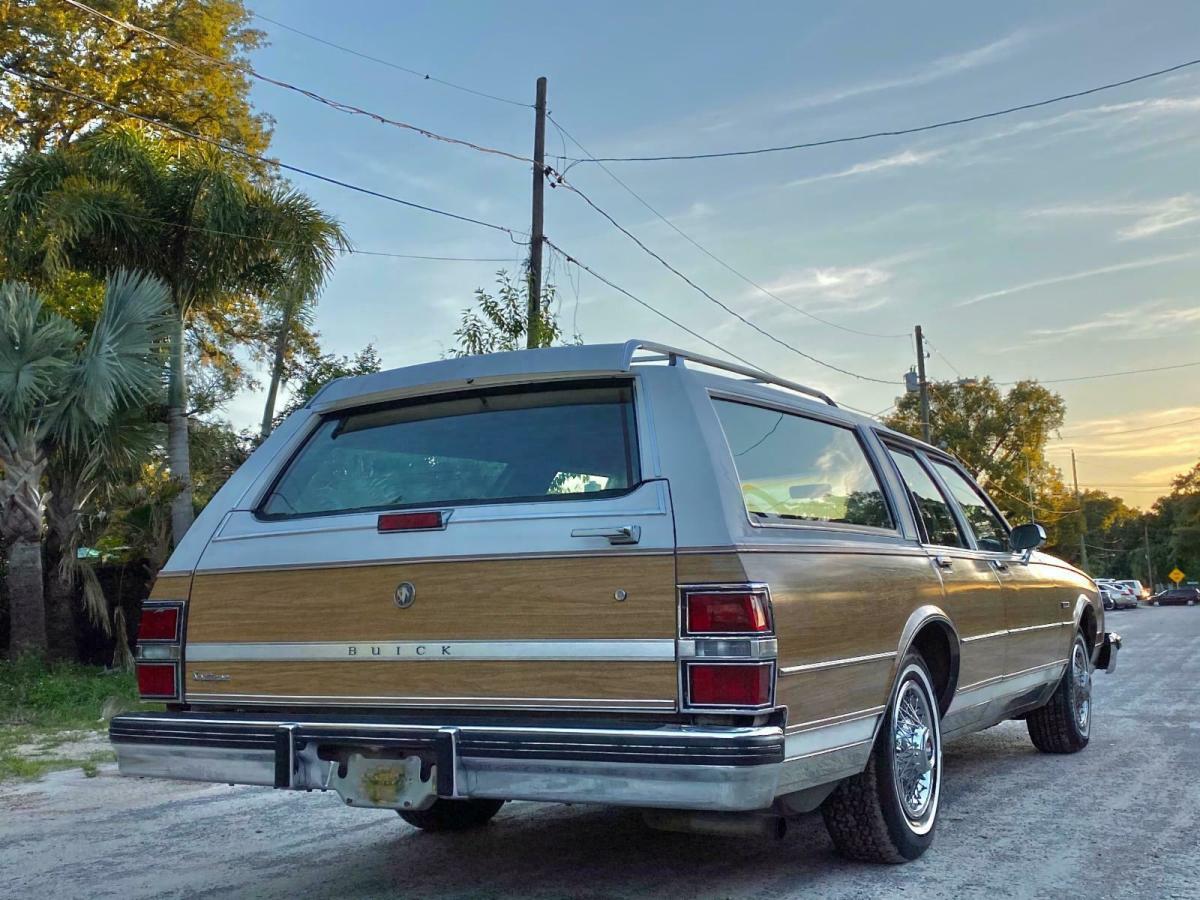1988 buick lesabre estate wagon w/3rd row seat 5.0 litter woody