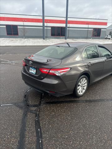 2018 toyota camry le