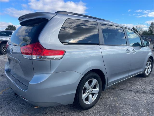 2013 toyota sienna le