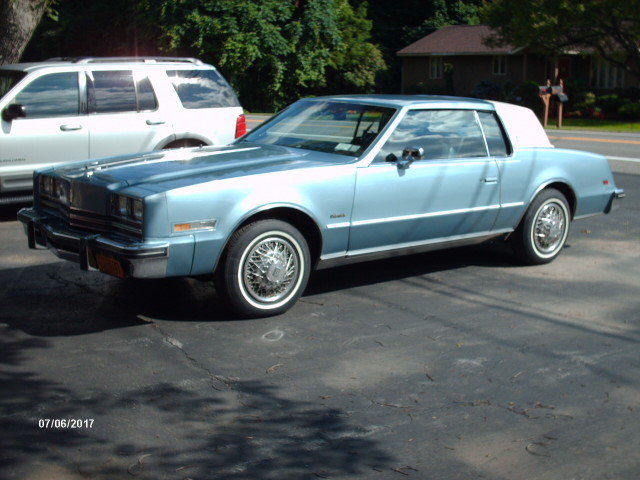 1985 olds toronado brougham, excellent condition, recently refinished, no rust !