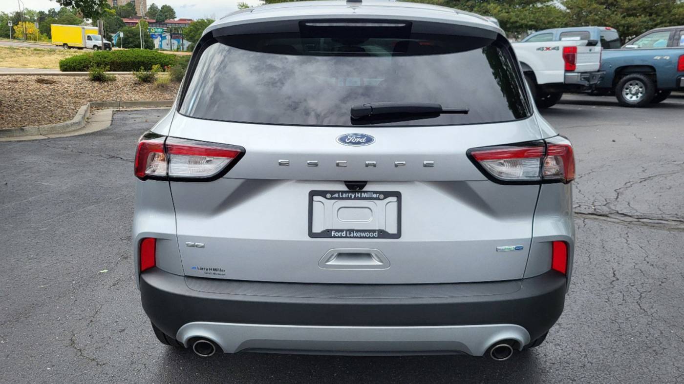 2020 ford escape se