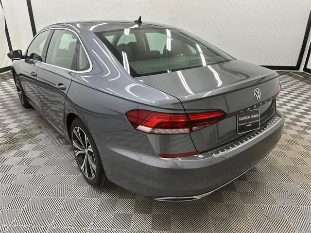 2022 volkswagen passat 2.0t se