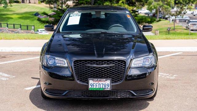 2022 chrysler 300 touring