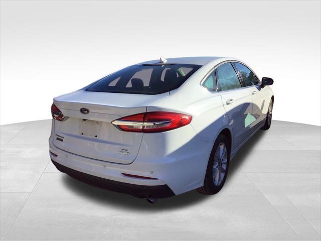 2020 ford fusion se