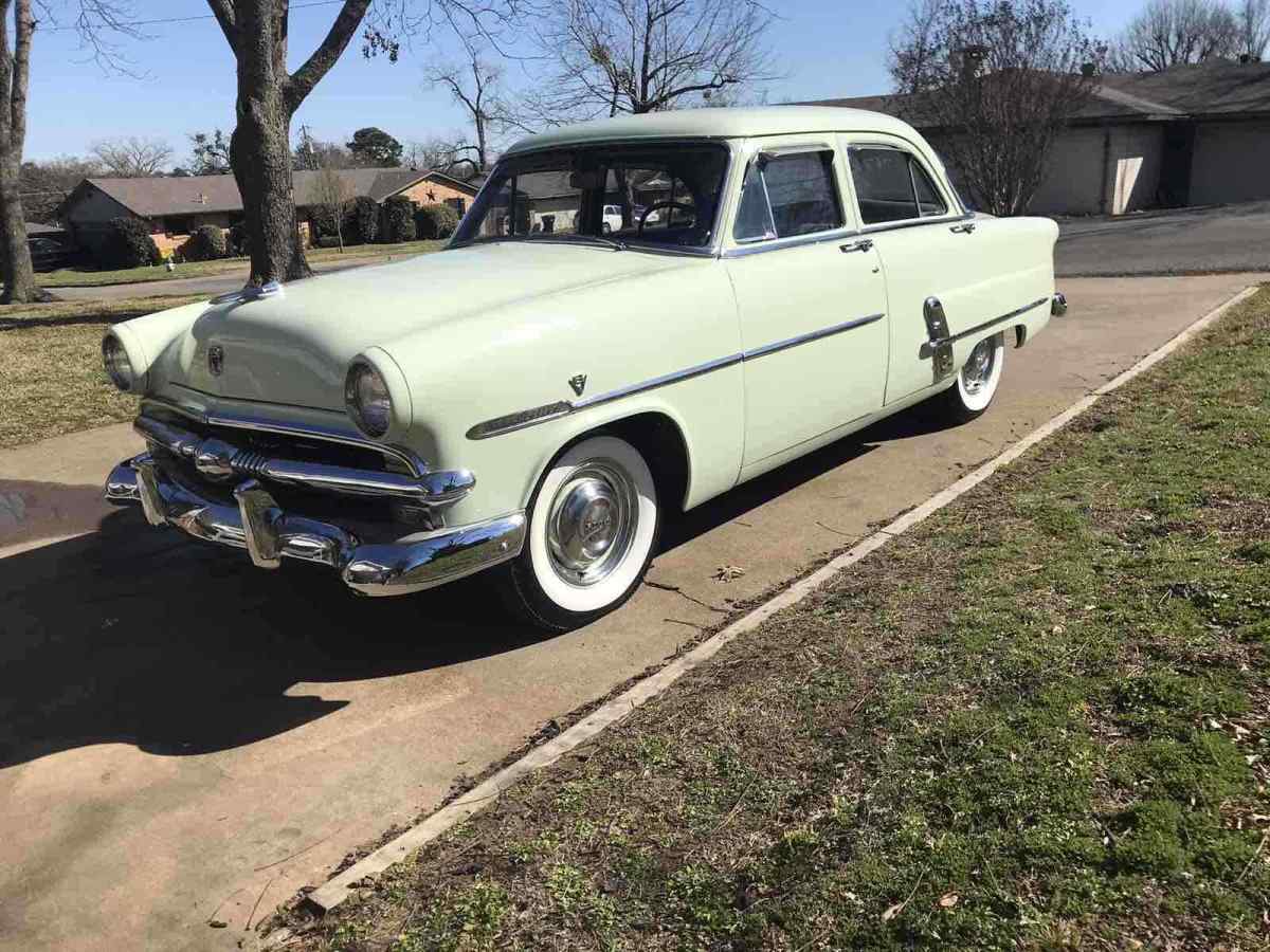 1953 ford customline sedan green rwd manual