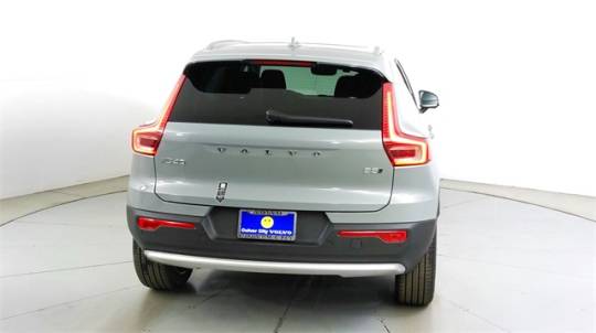 2024 Volvo XC40