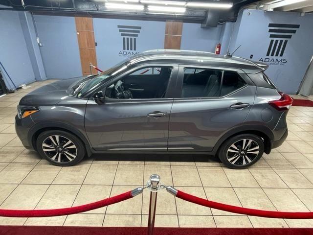 2020 nissan kicks sr