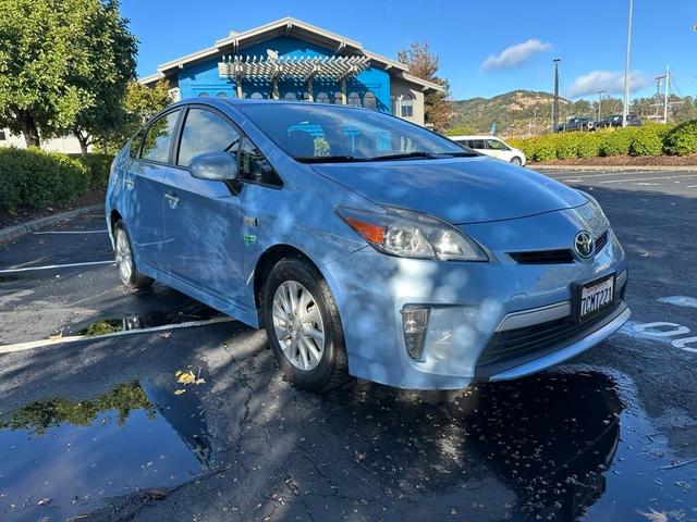 2013 toyota prius plug-in base
