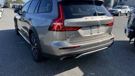 2020 Volvo V60 Cross Country