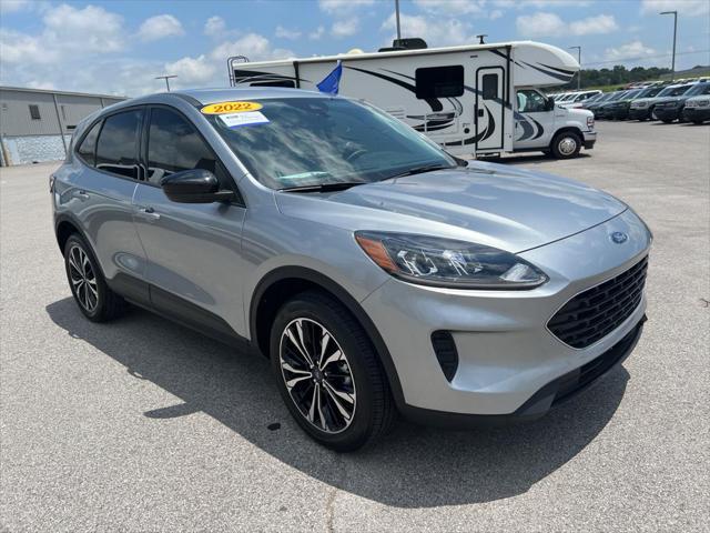 2022 ford escape se