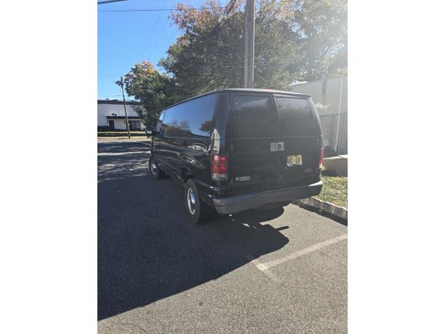 2004 ford e350 super duty base