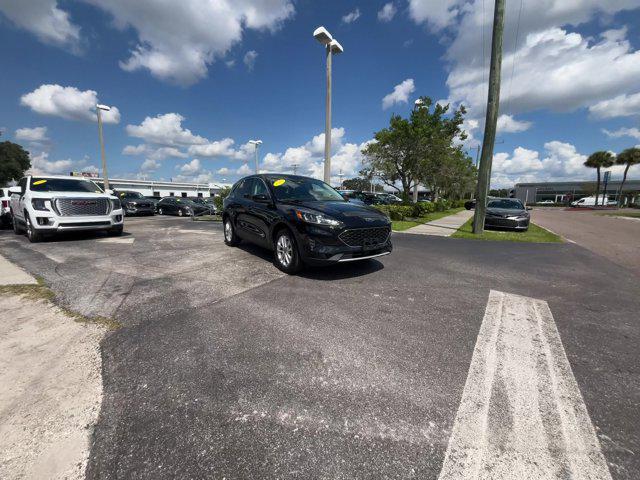 2021 ford escape se
