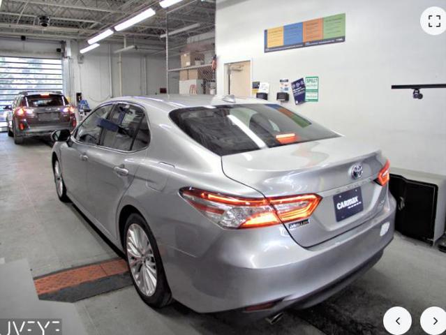 2020 toyota camry hybrid xle