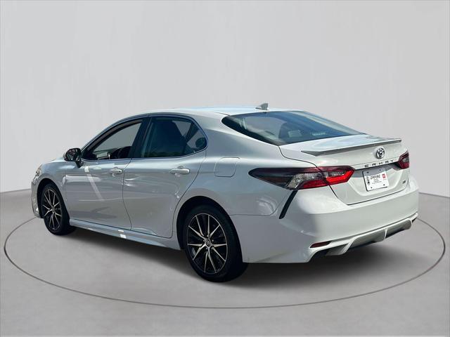 2022 toyota camry se