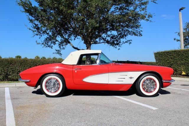 1961 chevrolet corvette base