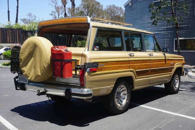 1985 jeep grand wagoneer 4x4
