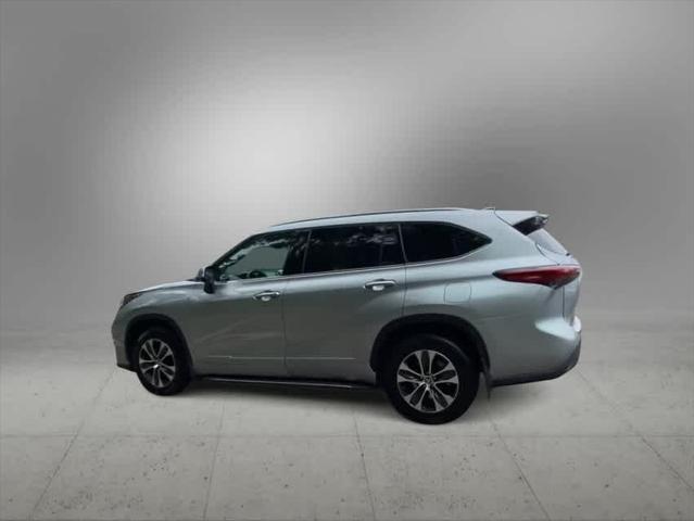 2021 toyota highlander xle