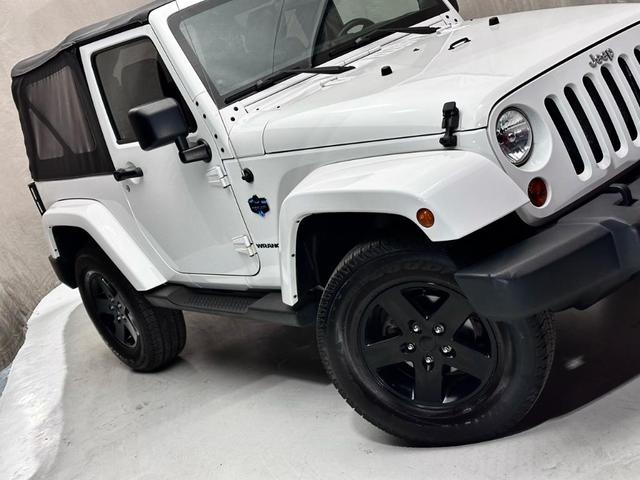 2012 jeep wrangler sahara