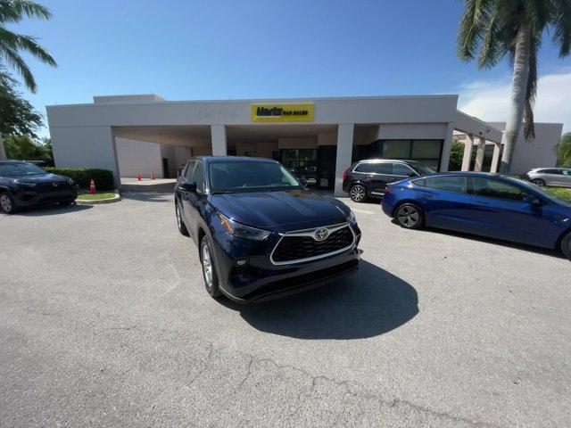 2023 toyota highlander le
