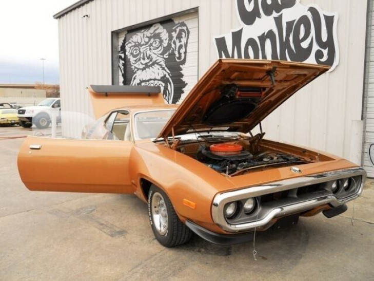 plymouth road runner