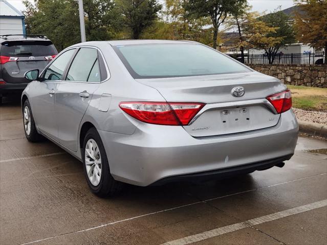 2016 toyota camry le