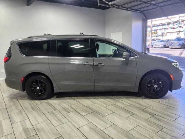 2022 chrysler pacifica touring l
