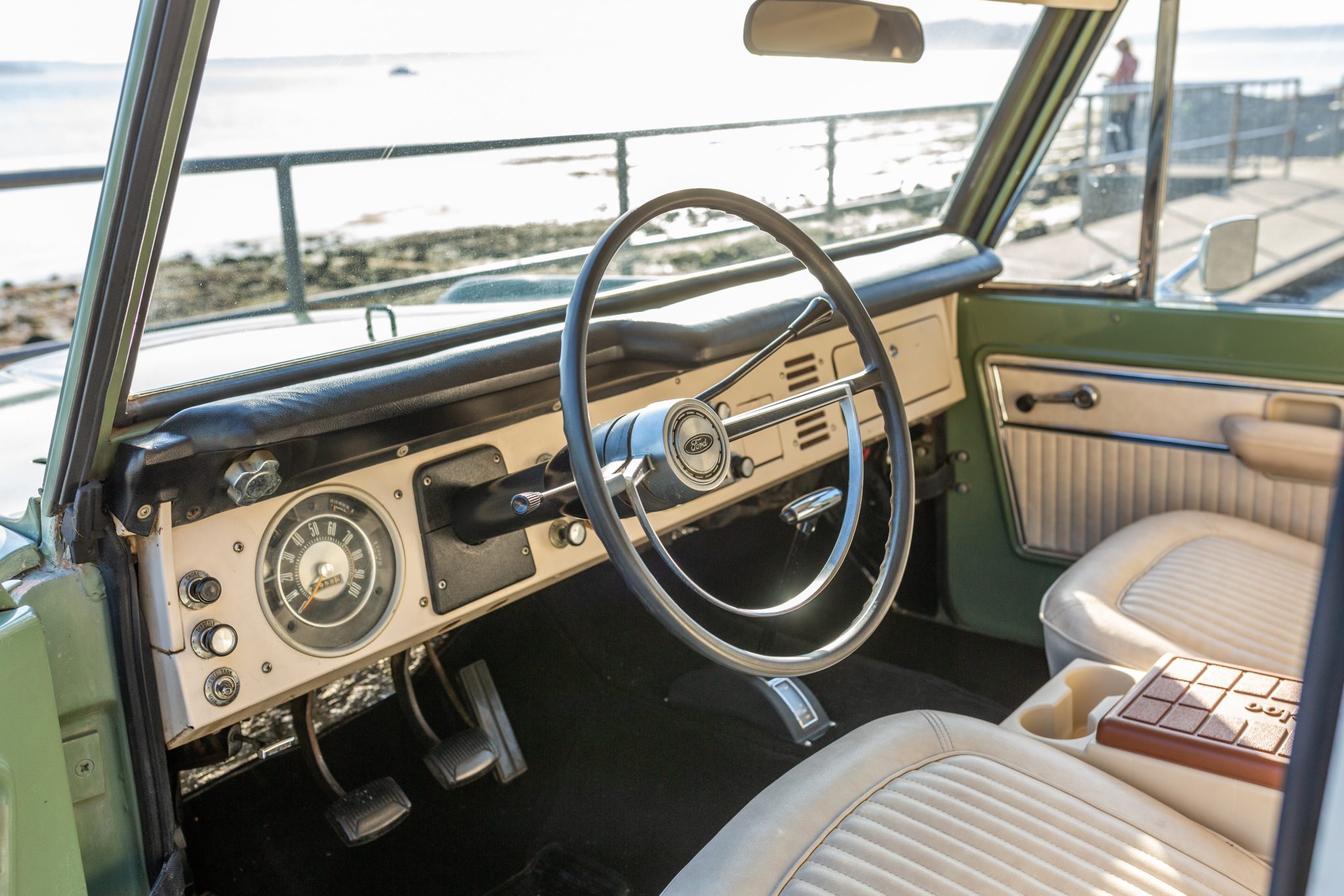 1968 ford bronco 3-speed