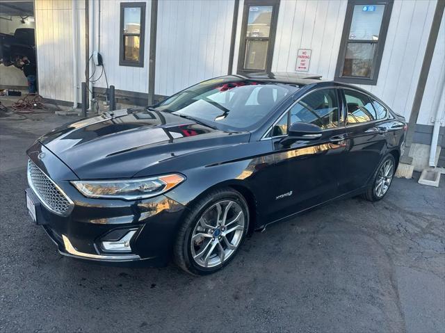 2019 ford fusion hybrid titanium