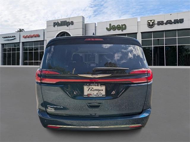 2022 chrysler pacifica touring-l