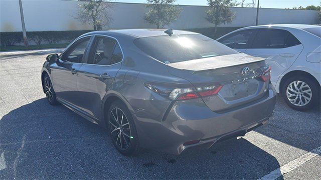 2021 toyota camry se