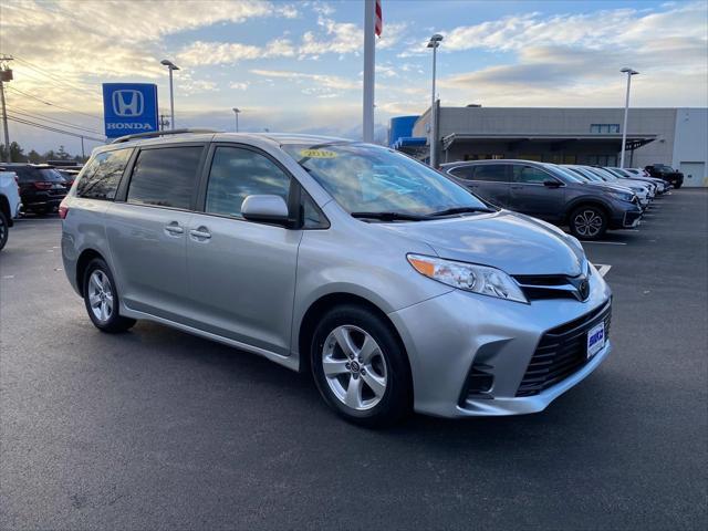2019 toyota sienna le