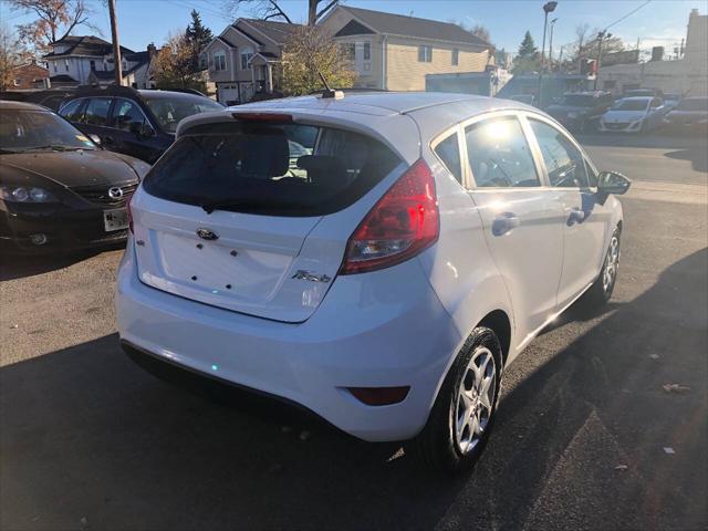 2011 ford fiesta se 4dr hatchback