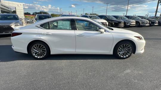 2025 Lexus ES