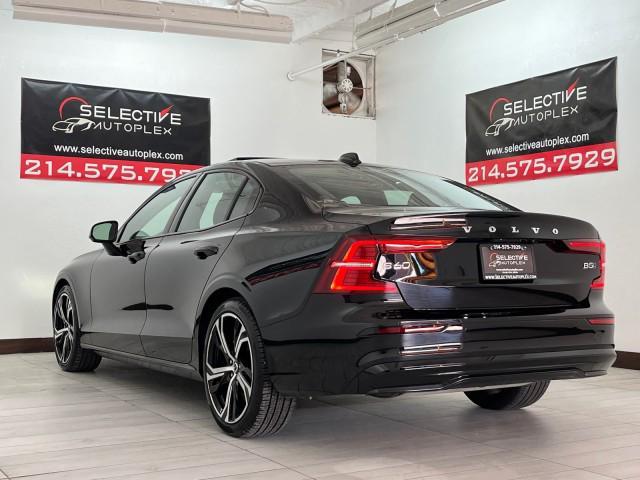 2024 volvo s60 core dark theme