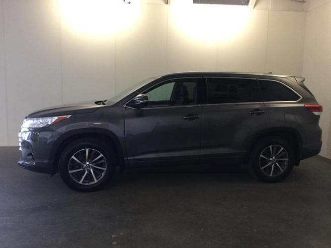 2017 toyota highlander xle awd xle 4dr suv for sale in bow, new hampshire