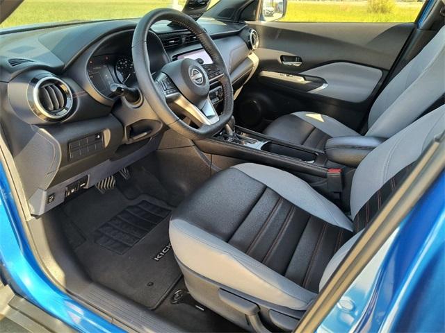 2022 nissan kicks sr