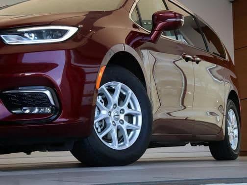 2021 chrysler pacifica touring-l in green oaks, illinois
