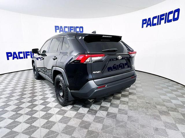 2020 toyota rav4 le