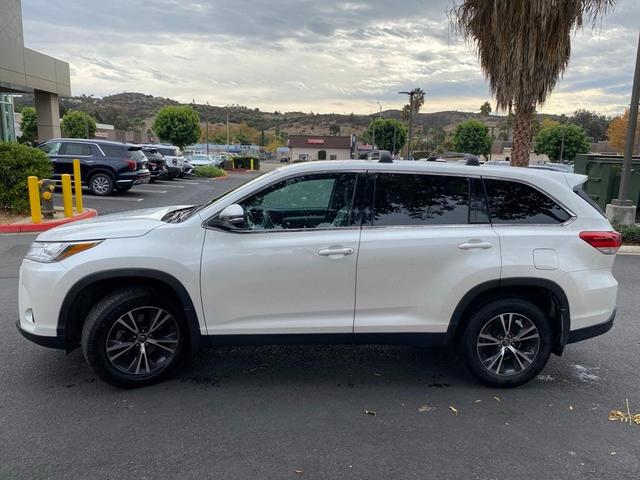 2019 toyota highlander le