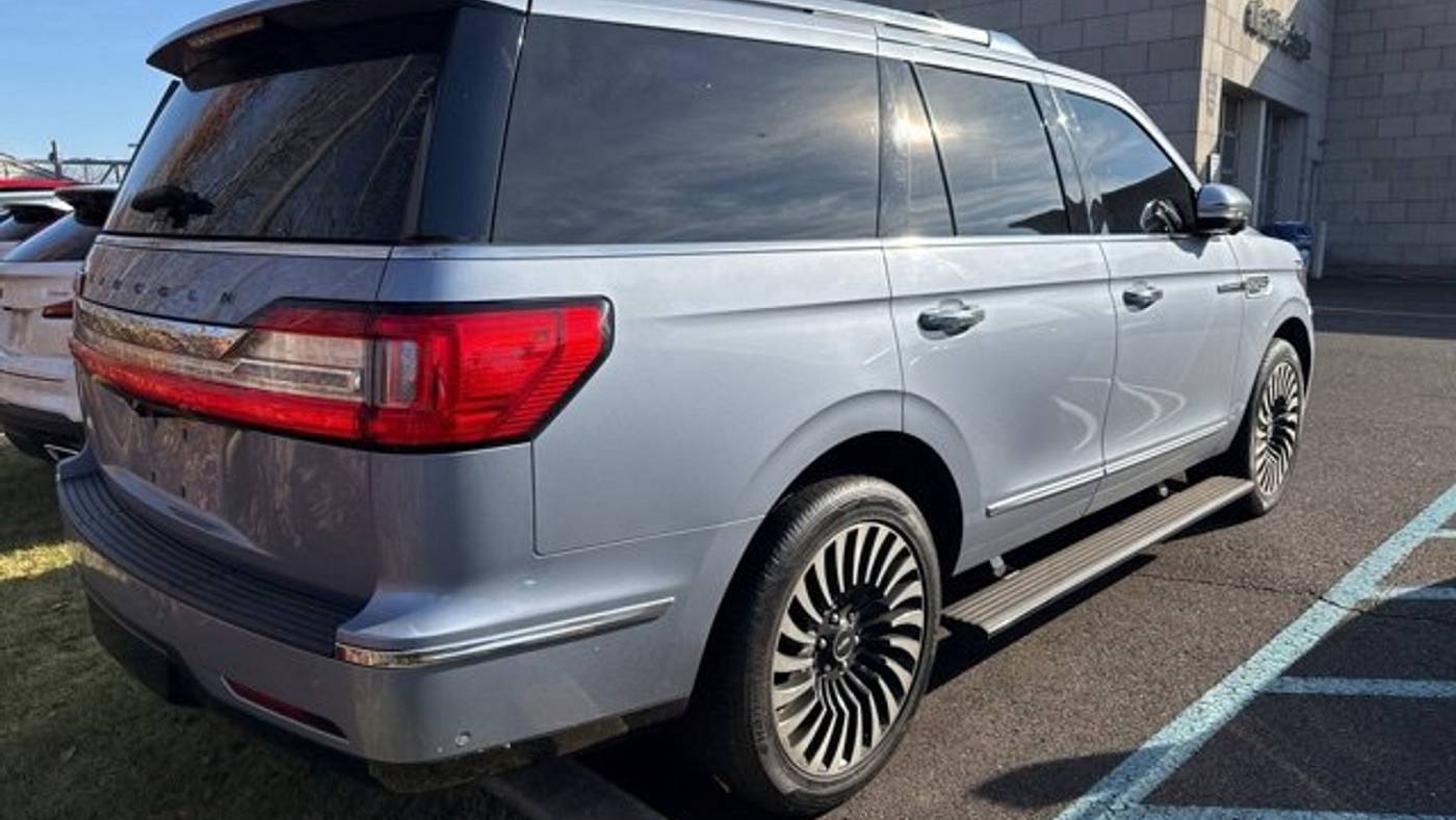 2019 lincoln navigator black label